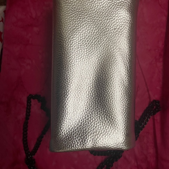 Retro style silver purse clutch with chain - Picture 8 of 9
